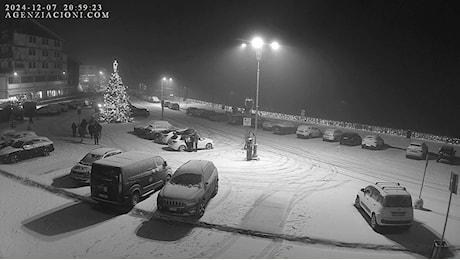 Fiocchi di neve sull’Appennino: l’inverno prende vita all’Abetone