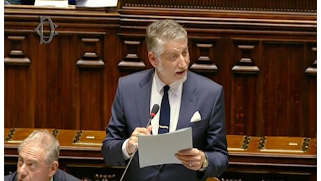 L’esordio di Alessandro Giuli da ministro alla Camera: «Nomine last minute di Sangiuliano? Per niente offeso ma saranno modificate»