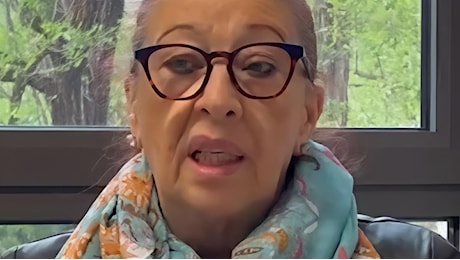 Nora da sola contro la burocrazia per un posto in Rsa: “Mio marito con l’Alzheimer, i tempi d’attesa sono lunghissimi ma la malattia non aspetta”