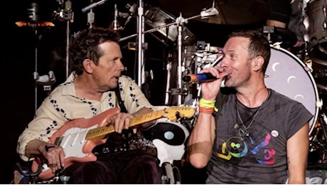 Michael J. Fox, la sorpresa sul palco dei Coldplay al Glastonbury Festival