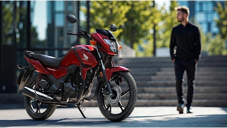 Honda CB125F 2026: la piccola naked ora con Start & Stop e display TFT