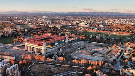 Stadio Milan e Inter, la frenata del Milan sul Meazza bis. Scaroni: priorità a San Donato, piano WeBuild non all’altezza