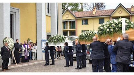 Strage di Paderno Dugnano: mons. Delpini (Milano) ai funerali, nell’omelia immagina un dialogo tra Dio e i familiari