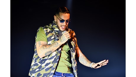 Emis Killa perquisito nell'inchiesta sulla curva del Milan