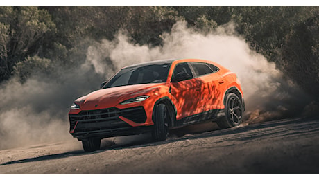 Lamborghini Revuelto, lista d'attesa di 2 anni. Urus SE sold out fino al 2026