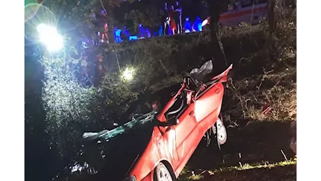 Tragico incidente a Fonni, auto finisce in una scarpata: muoiono quattro giovanissimi