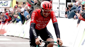 Tour: Vauquelin vince seconda tappa, Pogacar nuova maglia gialla