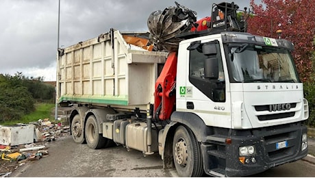 Maltempo: Sei Toscana al lavoro per togliere detriti e fango sulle strade colpite dall'alluvione