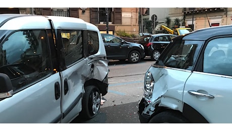 Una decina di auto danneggiate a Palermo tra viale Campania e via Empedocle Restivo: finestrini rotti e furto di oggetti