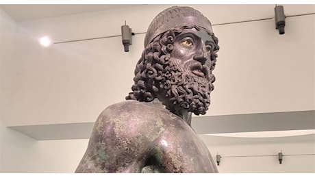 Bronzi di Riace, giganti fragili tra mito e mistero: nuove ipotesi sulle loro origini