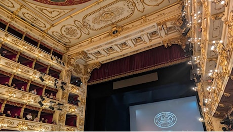 Standing ovation per Mattarella al Teatro Regio di Parma