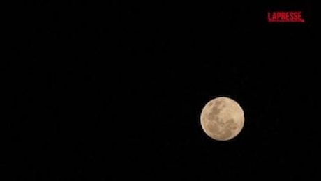 Cile, la spettacolare Superluna sulle Ande