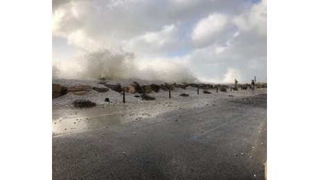 Mare grosso in Toscana, onde di 7 metri a Gorgona