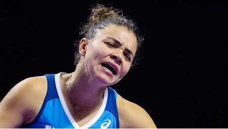 Tennis, Wta Finals: Paolini travolta ed eliminata da Zheng