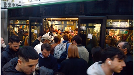 Nuovo sciopero dei trasporti: stop a bus e metro a Roma, e arriva una manifestazione nazionale