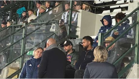 FOTO TJ - Douglas Luiz è a Biella per seguire la sfida tra la Juventus Women e il Bayern Monaco