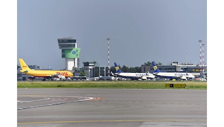 Trasporto aereo, disagi e rallentamenti in aeroporti italiani per problemi a radar