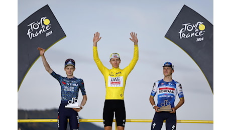 Pogačar è leggenda: dopo il successo al Giro d’Italia vince anche il Tour de France