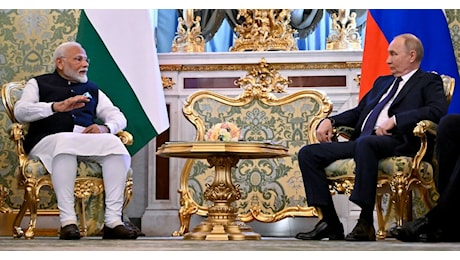 Modi vede Putin: “Tra noi fiducia e rispetto”. Sempre più forte il legame tra India e Russia (nonostante la corte degli Usa a Nuova Delhi)