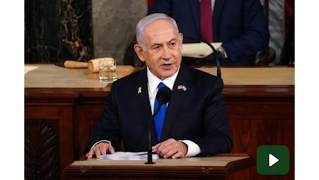 Netanyahu al Congresso: 'Scontro tra barbari e civiltà, manifestanti stanno con il Male'