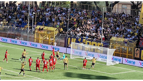 La Juve Stabia abbatte la capolista: 2-0 e prima vittoria del Menti