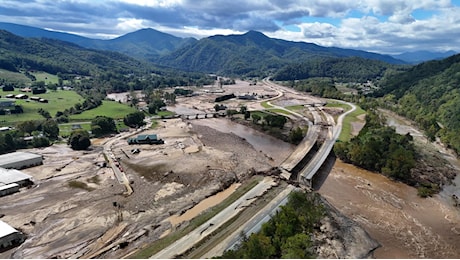 Uragano Helene, USA in ginocchio: almeno 93 morti, ma ci sono tanti dispersi. FOTO incredibili