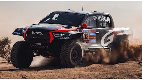 Dakar 2025: via col prologo, tra le auto si impone la Toyota di Lategan. Sul podio Ekstroem (Ford) e Al-Attiyah (Dacia)