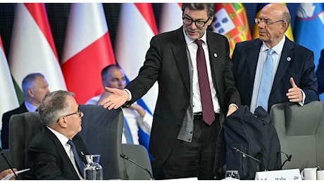Giorgetti esclude la Manovra correttiva: «Stop al Patto di stabilità se c’è recessione»