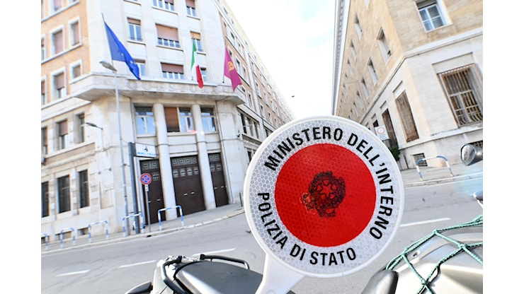 Dl sicurezza, i poliziotti dicono no - Collettiva Dl sicurezza, i poliziotti dicono no - Collettiva