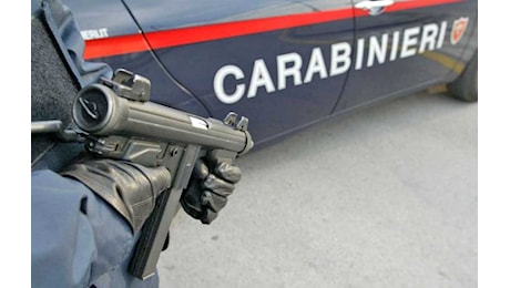 Lite tra giovani in una sala slot finisce a colpi di pistola, morto un 19enne