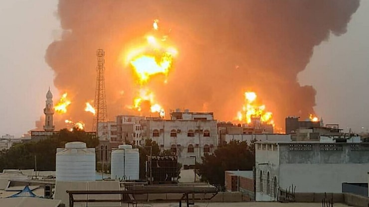 Trump: Tre ostaggi morti, soltanto 21 in mano ad Hamas ancora vivi | Yemen, Israele attacca con raid aerei Sanaa - Tgcom24 Trump: Tre ostaggi morti, soltanto 21 in mano ad Hamas ancora vivi | Yemen, Israele attacca con raid aerei Sanaa - Tgcom24