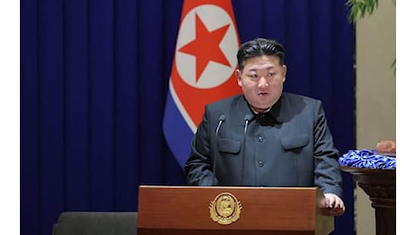 Corea del Nord, Kim Jong Un ordina la produzione su larga scala di droni kamikaze: c'è la Russia dietro?