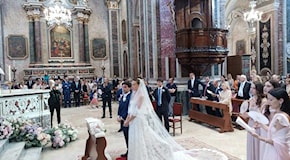 Bruno Vespa, il figlio Alessandro sposa Isabella in Puglia. Gli ospiti vip: dalla figlia di Al Bano a Maria Elena Boschi