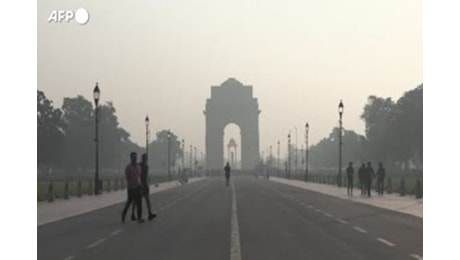 New Delhi, la Porta dell'India inghiottita dallo smog