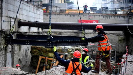 La metro 4 a Milano e l'umarèl del 7° piano