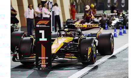 F1 | Piastri gioca al gatto col topo con Norris, Mercedes penalizzate