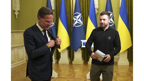 Rutte vola a Kiev e promette: ingresso dell’Ucraina nella Nato «più vicino che mai»