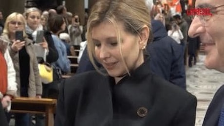 Ucraina, la first lady Olena Zelenska e Laura Mattarella alla messa per la pace di Zuppi