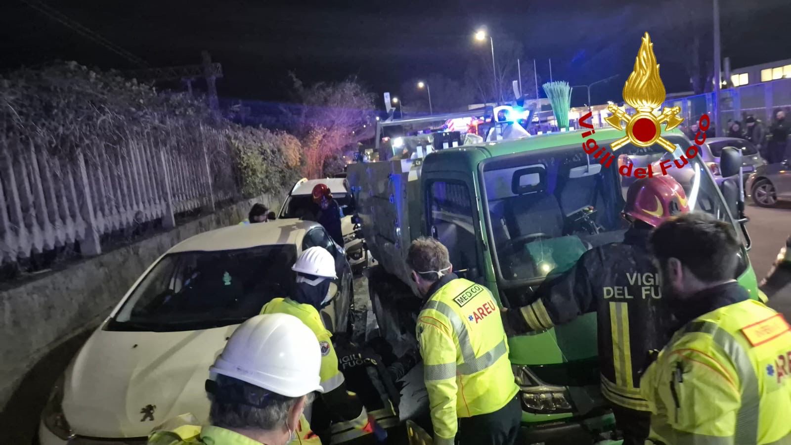 Rimane Schiacciato Tra Il Suo Mezzo E Un'auto: Perde La Vita Sul Lavoro ...