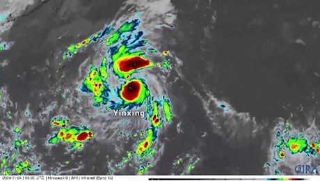 Quattro tifoni in due settimane devastano le Filippine: le immagini da satellite