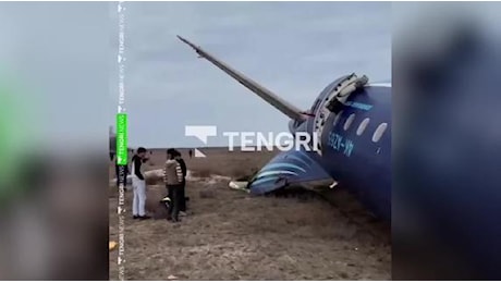 Aereo caduto in Kazakistan: i resti del volo precipitato