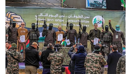 Gaza, Hamas pronto a riconsegnare tutti gli ostaggi in cambio della fine della guerra
