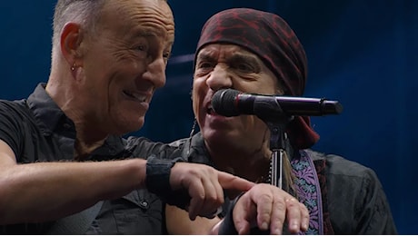 Patti Scialfa, moglie di Bruce Springsteen, ha un tumore. Lo svela in Road Diary: Bruce Springsteen and the E Street Band