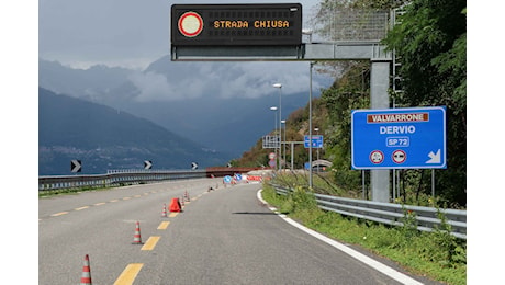 Donna trovata morta ai lati di una strada: l'ipotesi che sia stata investita da un automobilista in fuga