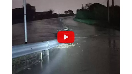 Meteo: Maltempo in Toscana, torrente fuoriesce nel Pratese, il Video