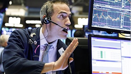 Sui livelli della vigilia la Borsa di New York in attesa dei verbali Fed