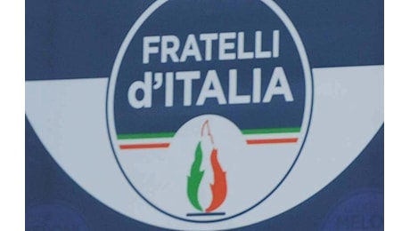 Fiamma tricolore nel simbolo di Fratelli d’Italia, Ciriani: “Va tolta”. La Russa: “Anche il mondo finirà”