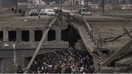 Ucraina - Russia in guerra, le notizie di oggi in diretta | Il millesimo giorno di conflitto. Esplosioni a Kiev, l'aeronautica polacca decolla dopo attacco missilistico