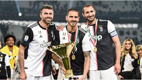 Barzagli, Bonucci e Chiellini insieme al matrimonio di Buffon: La difesa è schierata