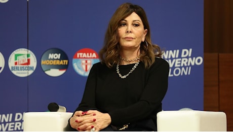 Daniela Santanché indagata dalla Procura di Milano: ipotesi bancarotta fraudolenta per il fallimento di Ki Group